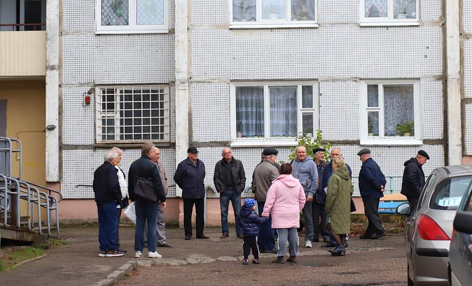 Позабытый двор на улице Кабяка. Жильцы просят о благоустройстве и надеются, что их просьбу услышат