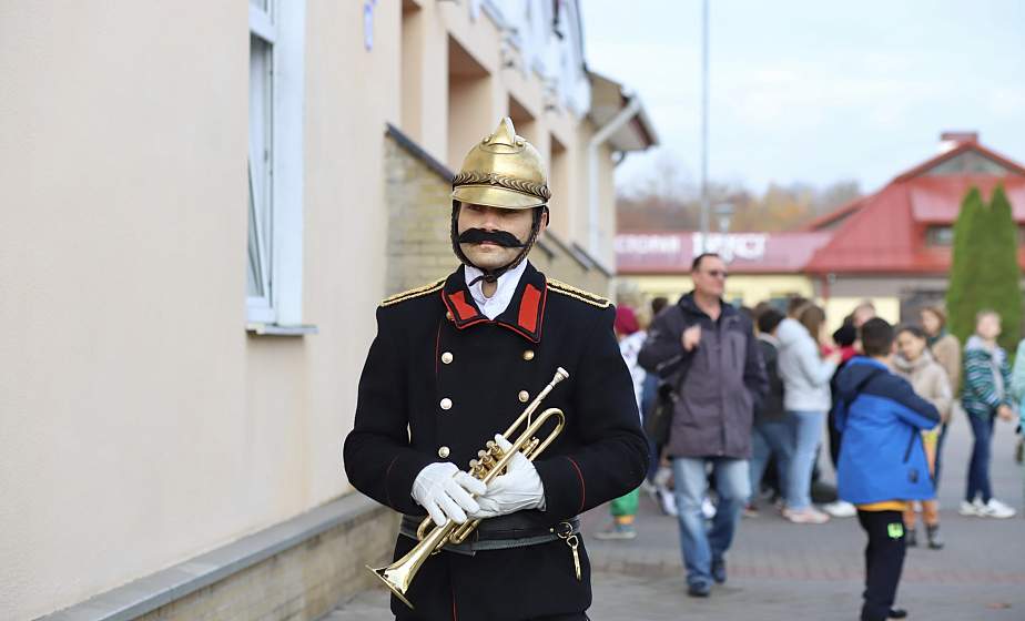 Гродненский брандмейстер спустился с пожарной каланчи, чтобы напомнить горожанам о правилах безопасности 
