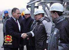Премьер-министр Беларуси Роман Головченко ознакомился с ходом строительства стеклозавода в Гродно