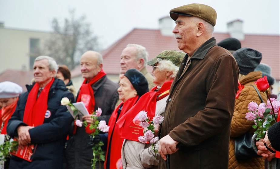 В Гродно прошел митинг, посвященный годовщине Великой Октябрьской революции