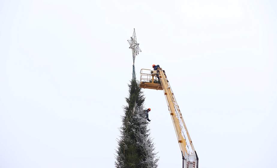 Фотофакт: Гродно украшают к Новому году