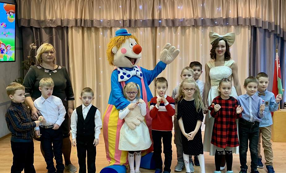 С особой заботой к особенным детям. В преддверии Дня инвалидов ОАО «Молочный Мир» присоединилось к благотворительной акции «От сердца к сердцу»