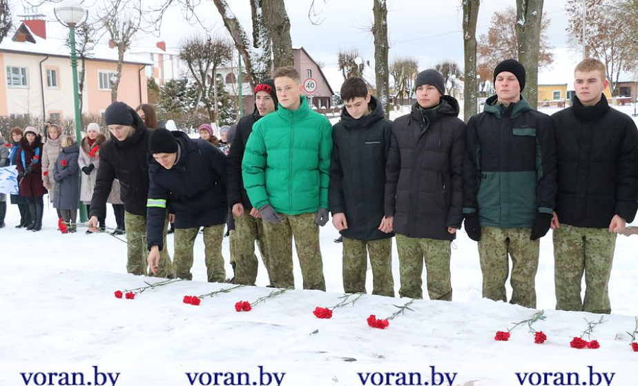Молодежь Вороновского района поддержала республиканский патриотический флешмоб «Против преступного беспамятства»