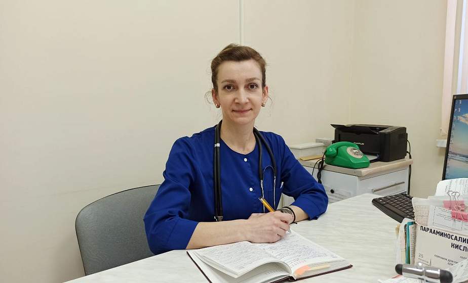 «Я не просто лечу людей, но и учу. Учу бережно относиться к своему здоровью». Врач Екатерина Каренко в проекте «Ровесники молодой Беларуси»