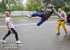 Гродненцы стали свидетелями танцевальной “драки” на дороге