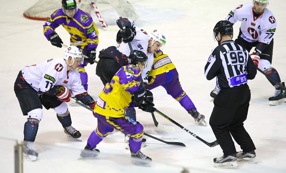 «Неман» завершил выездную серию победой, «УВД-Динамо» обменялся пятью голами со «Столицей». Спортивные события ушедшей недели в обзоре «ГП»