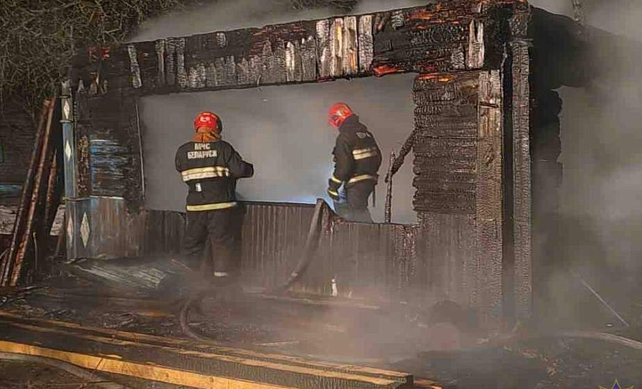 В Ивьевском районе дом загорелся из-за обогревателя