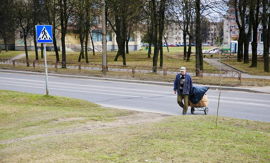 Тротуар вместо «народной тропы»: житель Гродно попросил обратить внимание на улицу Богуцкого