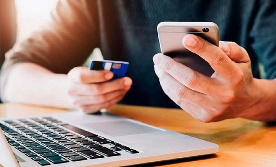 Фейковый «американец» выманил у лидчанки более 6 000 долларов