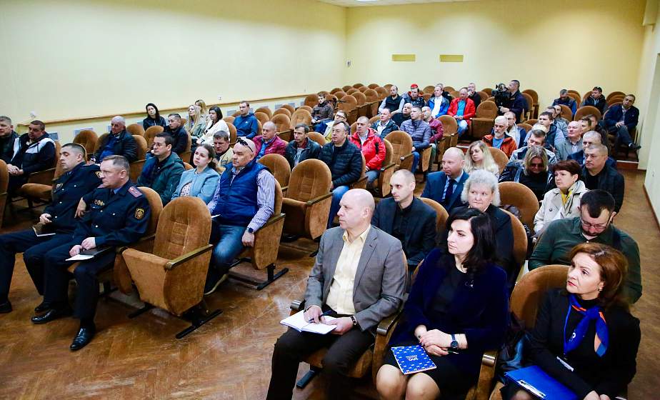 Отсутствие техосмотра, непристегнутые ремни безопасности, проезд стоя: какие нарушения допускают пассажирские перевозчики