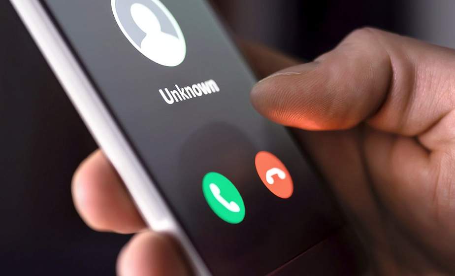 Фейковые сотрудники банка украли у пенсионерки свыше 10 000 рублей