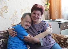 Семь замещающих семей действуют в Щучинском районе. Корреспондент «ГП» отправилась в гости в одну из них и узнала, каково это – заменить чужому человеку родных