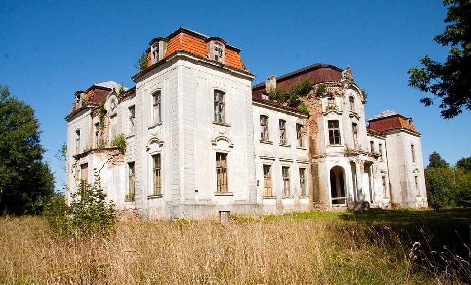Новая история  столетнего дворца