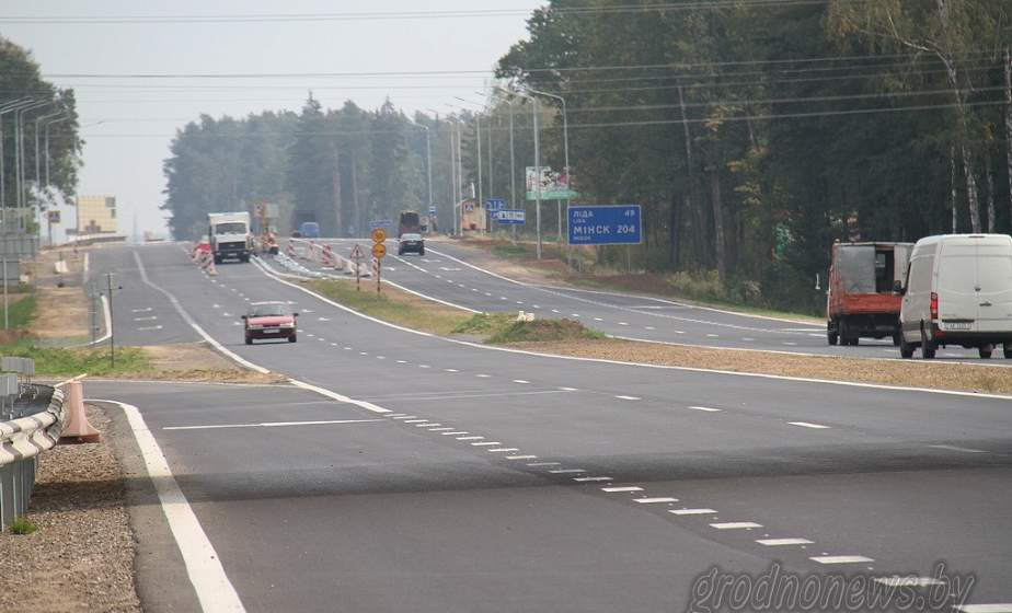 На реконструируемом участке трассы М6 Минск–Гродно под Щучином открыто движение транспорта по всем полосам
