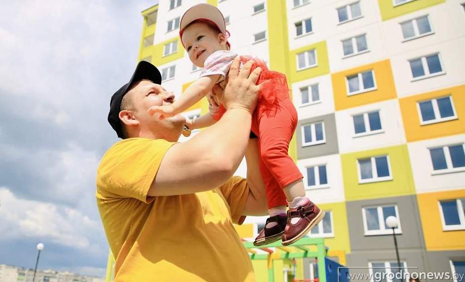 Новый электродом в Слониме встретил новоселов