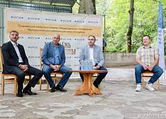 «Без преемственности невозможно достичь единства». Владимир Караник принял участие в открытом диалоге с молодежью в рамках областного туристического слета