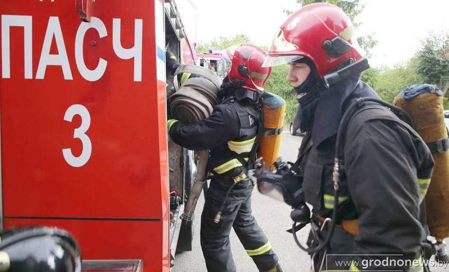 Из журналиста – в спасатели. Корреспондент «ГП» провела один день в пожарной части и испытала на себе все трудности нелегкой, но благородной службы сотрудников МЧС
