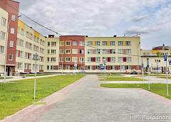Новая школа в микрорайоне Грандичи практически готова встречать первых учеников. Корреспонденты «ГП» побывали в школе-новостройке за месяц до начала учебного года