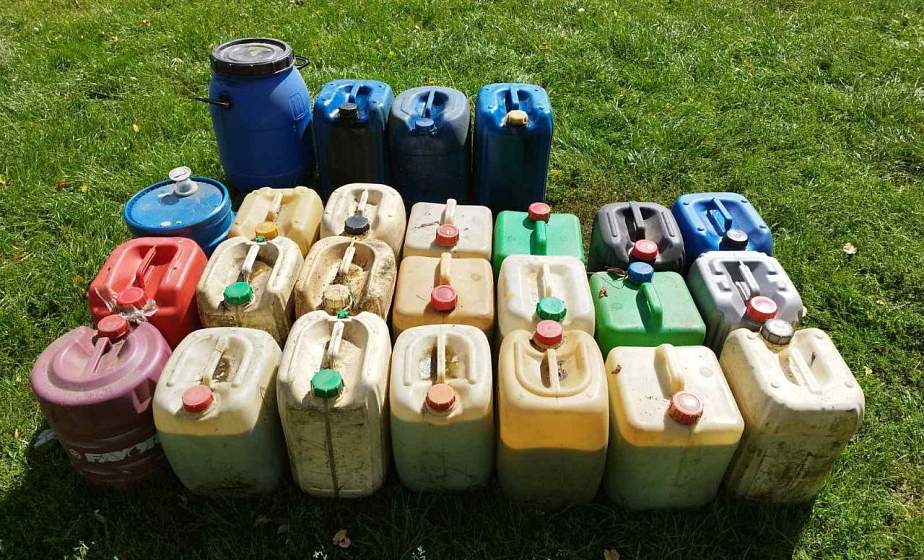 Житель Щучинского района во дворе дома хранил 560 литров украденного топлива