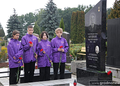 Память должна жить вечно. В Гродно торжественно открыли обновленный памятник Герою Советского Союза Илье Антонову 