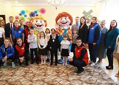 В Гродно прибыл автопоезд «Беларусь. Молодежь. Созидание». Участники проекта посетили Понемуньский детский дом