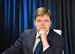 «Если партия «ПиС» сохранит свою власть, проблемы будут только нарастать». Что будет с будущим польским правительством, обсуждаем с политологом Петром Петровским