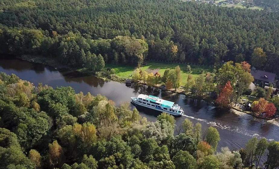 Круиз по Полесью на теплоходе, фестиваль лошадей и экотур по заповедникам. Какие малоизвестные, но удивительные маршруты предлагают для туристов в Беларуси 