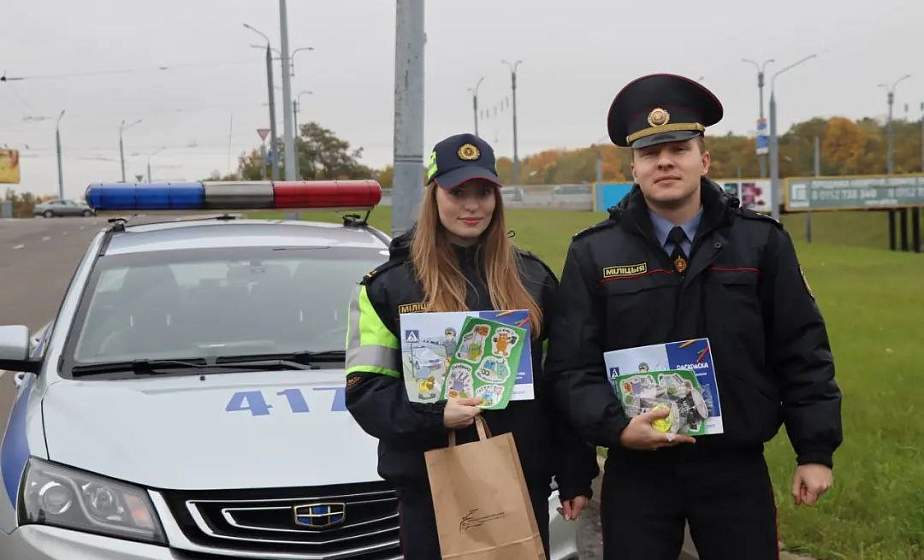 Сотрудники милиции поздравили гродненских водителей с Днем автомобилиста