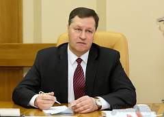 Управляющий делами облисполкома Игорь Попов провел прямую линию
