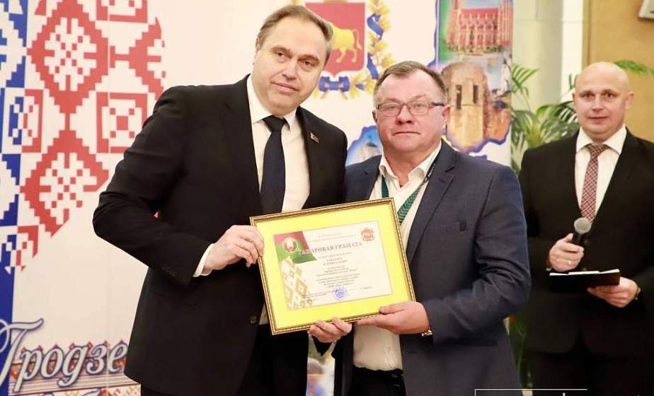 Серебряными медалями наградили футболистов и тренерский состав футбольного «Немана»