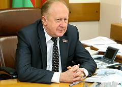 Заместитель председателя облисполкома Виктор Лискович ответил на вопросы жителей Гродненщины во время субботней прямой линии