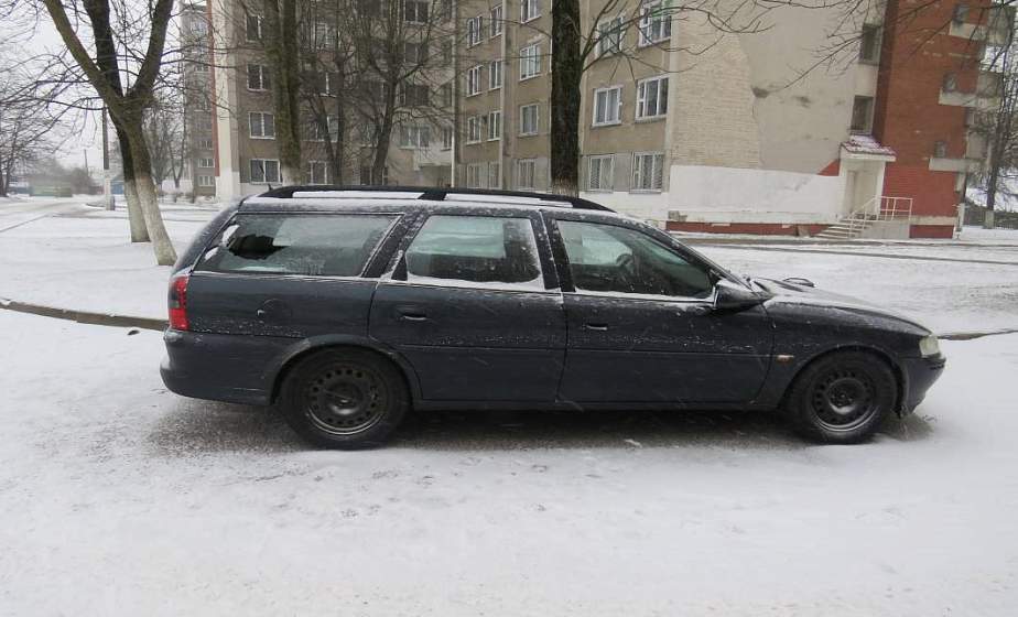 Пьяный лидчанин разбил авто бутылкой, чтобы произвести впечатление на друга