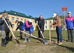 70 молодых яблонек высадили в Гродненском районе в честь 70-летия Великой Победы