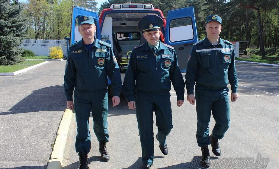 Работники медицинской службы МЧС – на месте в числе первых и в экстремальных условиях делают все, чтобы дать людям шанс на жизнь.