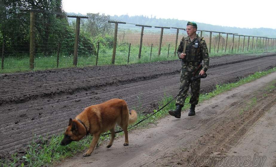 Застава живет по уставу