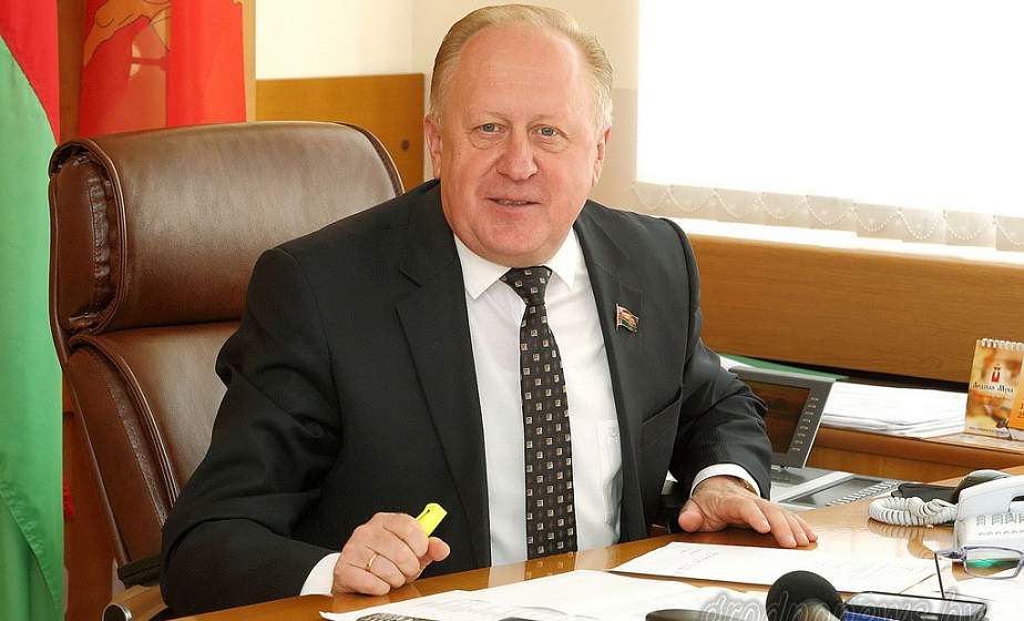На вопросы жителей Гродненщины ответил заместитель председателя облисполкома Виктор Лискович во время субботней прямой линии