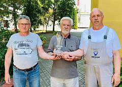 Цветик-семицветик из стекла и хрусталя. Как выглядит главный приз XIV Республиканского фестиваля национальных культур