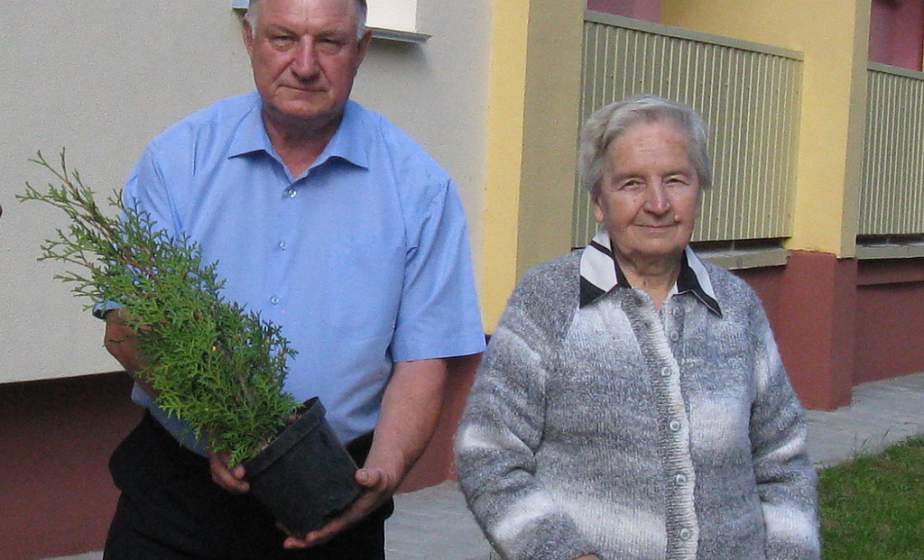 Аллея ветеранов появилась в Гродненском доме-интернате для престарелых и инвалидов