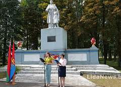 Помним и не забудем никогда. Митинг-реквием прошел в деревне Лесники Лидского района