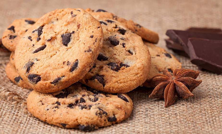 Быстро, просто и очень вкусно! Делимся рецептом печенья с шоколадной крошкой