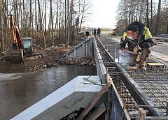 Новый мост в Гродненском районе на месте разрушенного ливнями готов на 65%