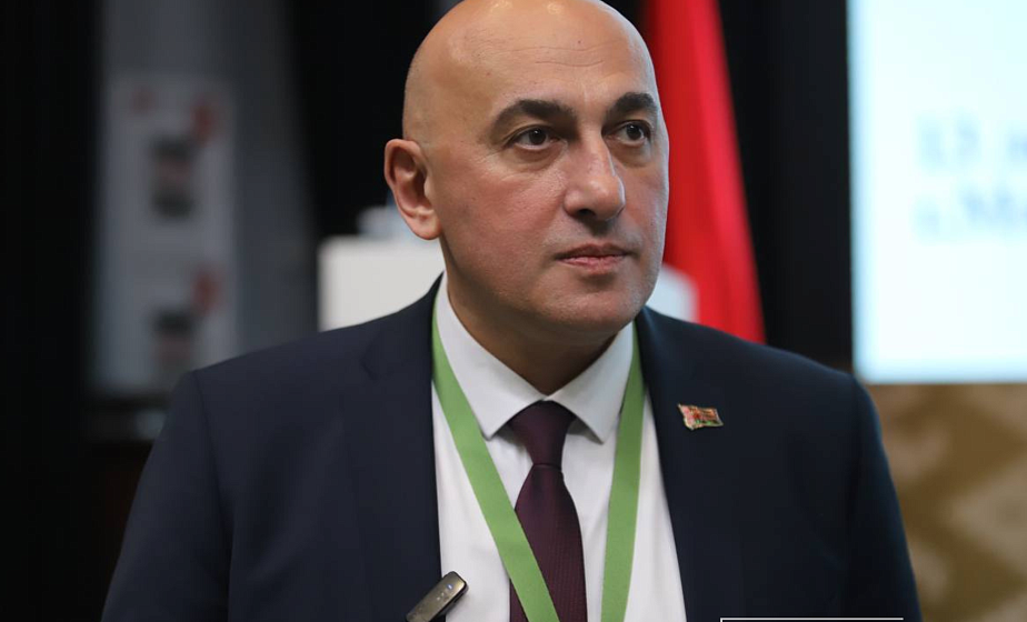 Ваша профессия проявляет особое значение в служении обществу, в преданности своей стране