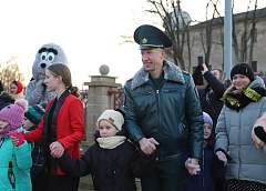 Праздничная иллюминация зажглась на 33-метровой пожарной каланче в Гродно