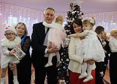 Праздник подарили воспитанникам Дома ребенка в рамках акции «Наши дети»