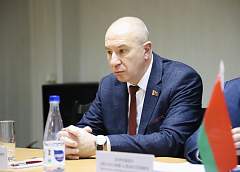 «Только мудрый руководитель в силах сохранить страну». Помощник Президента – инспектор по Гродненской области Юрий Караев встретился с коллективом ОАО «Агрокомбинат «Скидельский»