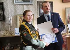 Женщины из силовых структур представили в Гродно творческую выставку «Ее рук дело»