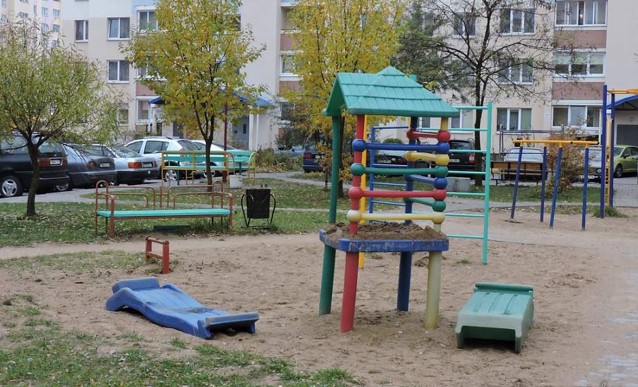 Кому помешали качели?