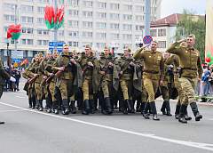 Торжественным маршем по улицам города прошли военнослужащие Гродненского гарнизона