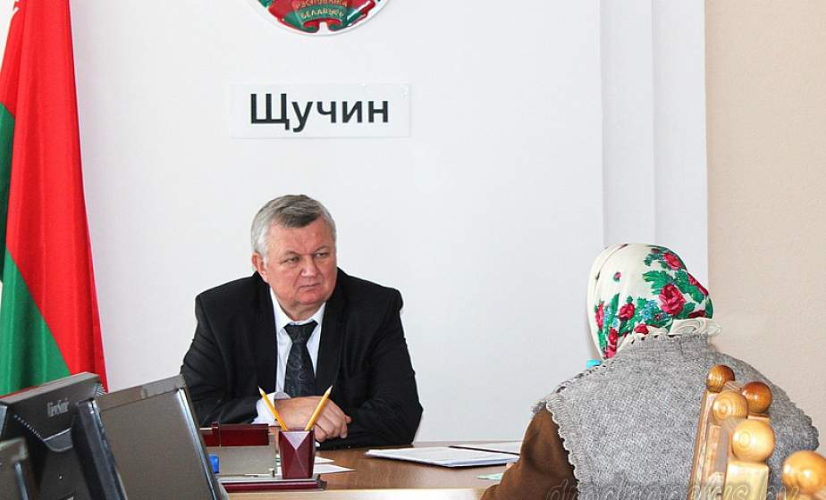 В Щучине провел прием граждан и прямую телефонную линию первый заместитель председателя облисполкома Иван ЖУК