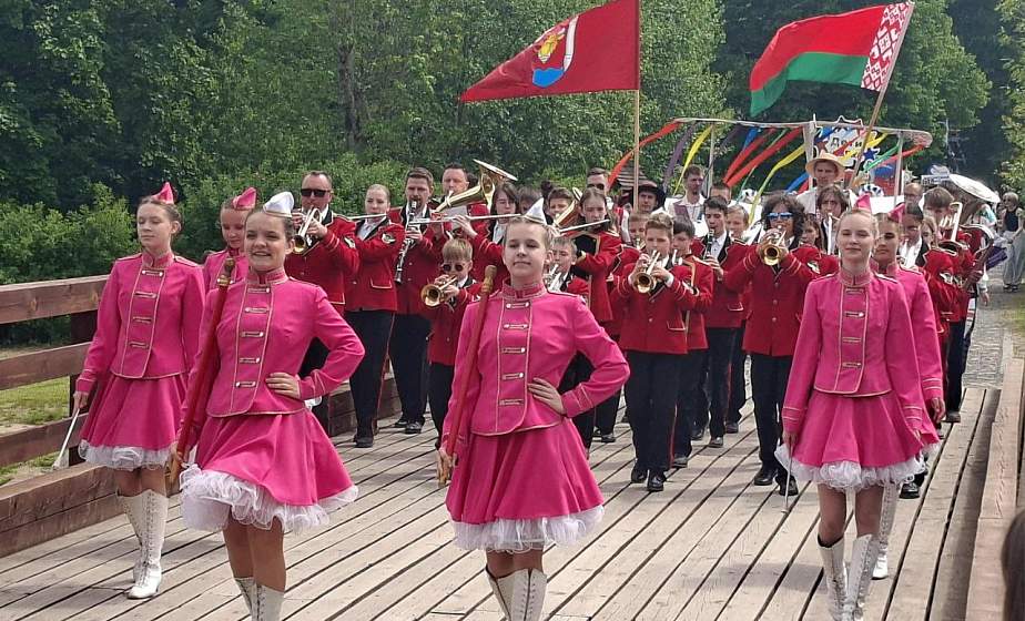 «Августовский канал приглашает друзей»: яркий праздник народного творчества проходит на Гродненщине